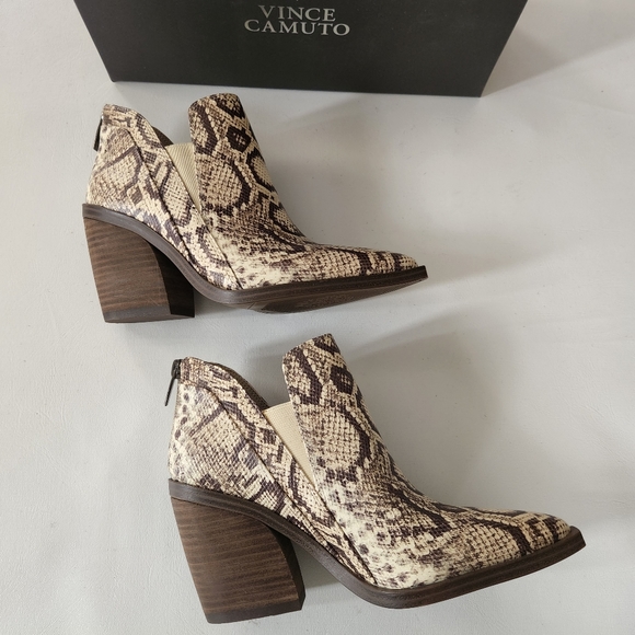 VINCE CAMUTO GRADINA Reptille skin Ankle Boots - Picture 3 of 15